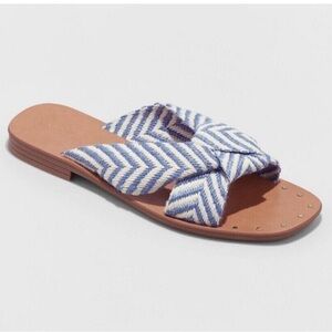 NWT Universal Thread Blue Chevron Knotted Sandals Size 9 Quiet Luxury Slides